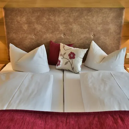 Penzion Gaestehaus Am Kurpark 3*