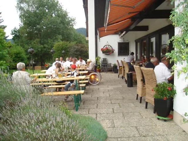 Casa de hóspedes Gaestehaus Am Kurpark 3*